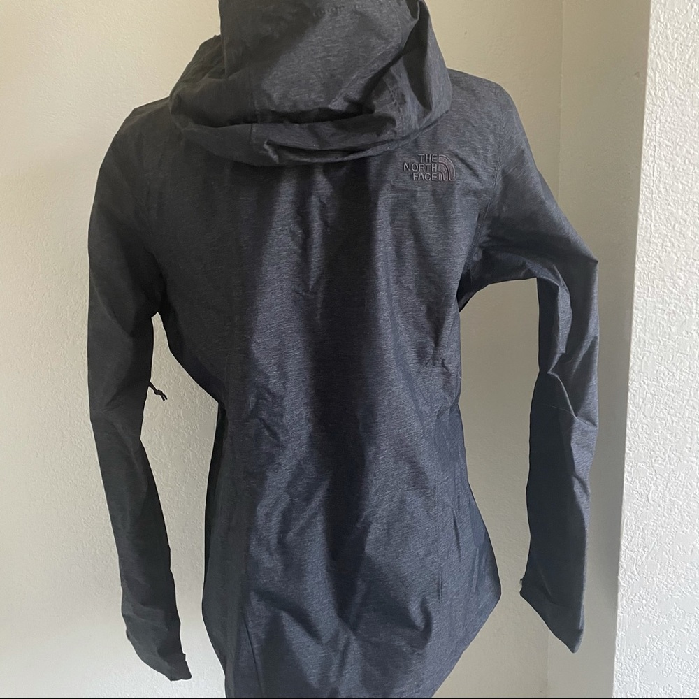 Women’s North Face Venture 2 Rain Jacket - Picture 4 of 4